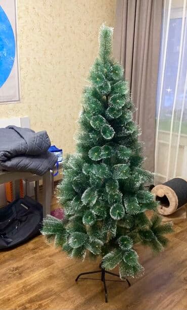 saxta baba ve qar qiz sekilleri: Yeni il agaci yolkalar — 1