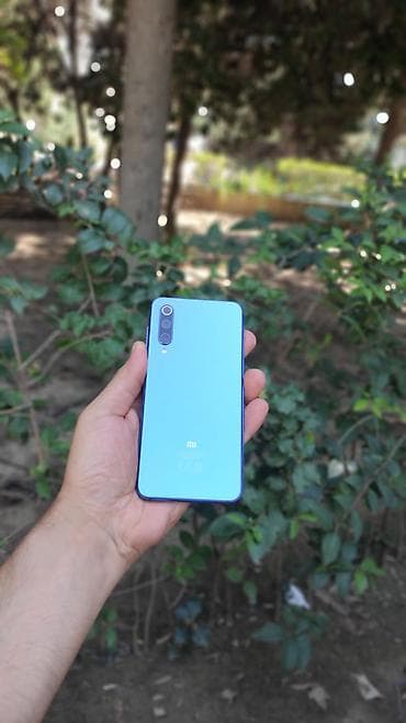 xiaomi bluetooth: Xiaomi Mi 9, цвет - Голубой, 
 Беспроводная зарядка — 1