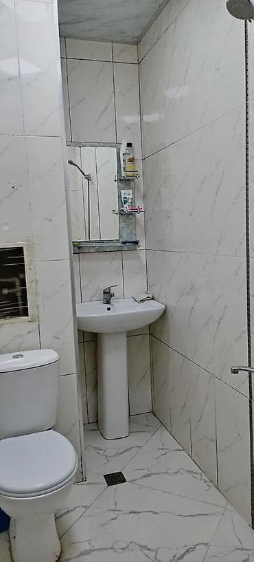 mehtabatda ev: Yeni yasamalda 286 sayli mektebin yaninda ev kiraye verilir 450 m — 3