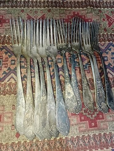 Столовые приборы: Məhsul: Antik dekorlu süfrə çəngəlləri dəsti Təsvir: - 12 ədəd süfrə — 6