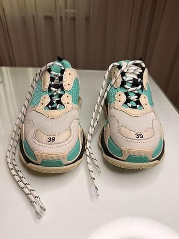 orginal canta: Balenciaga Triple S Original 39 ölçü Farfetch 100% Orijinal — 2