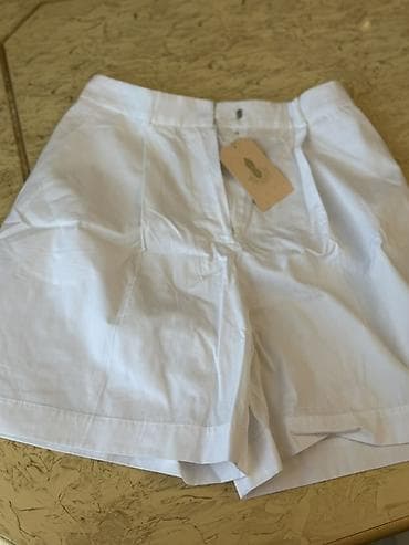 venum şort: Ağ şort – smart-casual tərz - Rəng: saf ağ - Kəsim: yüksək belli, düz — 3