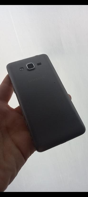 Samsung Galaxy Premier, rəng - Qara