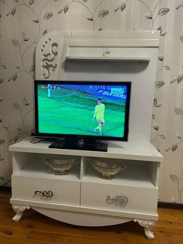 Ağ rəngli qonaq otağı mebel dəsti
3-ü birlikdə 330 azn Tecili satılır