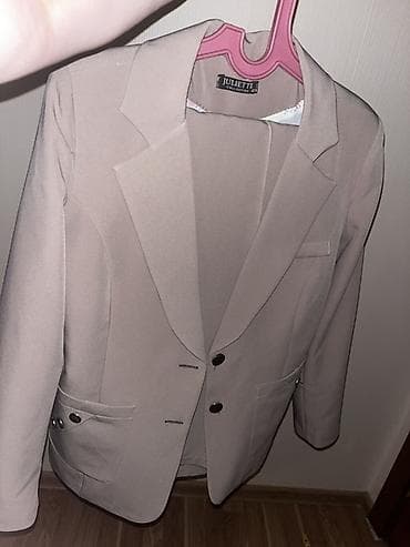 Baş geyimləri: 42 ölçü.Bir dəfə geyinilib.60azn alınıb,40₼satılır.Endirimdə olunacag — 2