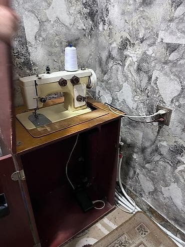 et masini: Elektrik tikiş maşını və qatlanan şkaf-stol dəsti hec bir problemi — 4