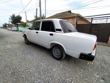 турбо.аз все об автомобилях в азербайджане: Bu, dörd qapılı, ağ rəngli VAZ-2107 sedan avtomobilidir. Avtomobilin — 6