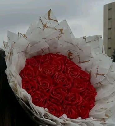 süni gul: Sifarisle hazirlanir — 18