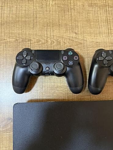 redmi pad 7: PlayStation 4 Slim oyun konsolu + 2 ədəd DualShock 4 pultu — 4