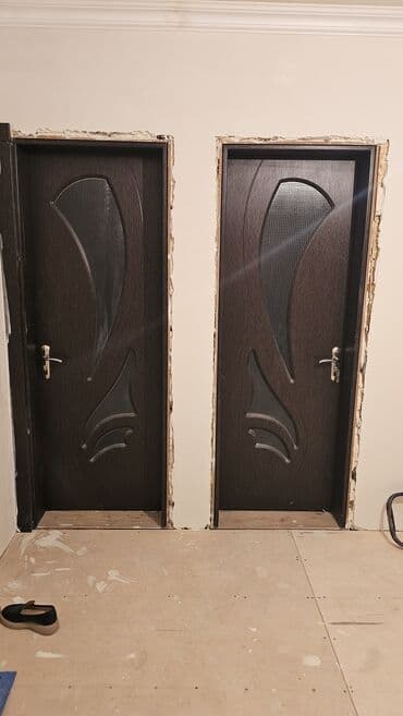 Plastik qapılar: Məhsul: Otaq qapısı (dekorativ şüşəli model) 80×205 — 3