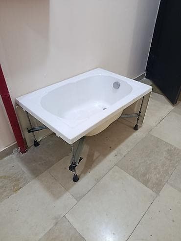 hamam ucun vannalar: Akril vanna – karkas və ön panel ilə - Material: parlaq ağ akril - — 2