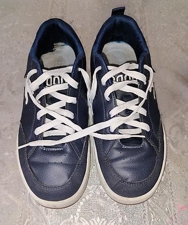 puma az: İdeal veziyyetdedir. Ölçüsü 42-dir. Çox az geyinilib və yarı qiymətinə — 1