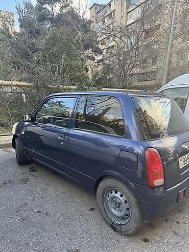 opel oturacaqlar: Kompakt şəhər avtomobili – 3 qapılı hatchback. Xarici: - Tünd mavi — 3