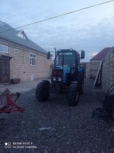 kia masin: Mavi rəngli Belarus traktoru, kənd təsərrüfatı işləri üçün universal — 4