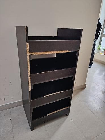 kukna mebelleri: Məhsul: 4 bölməli şkaf karkası Təsvir: - Material: laminat örtüklü — 2