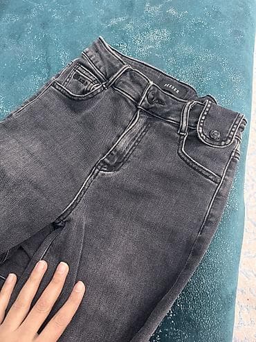 8,9 yaş ucun jeans şalvar, ela vezıyyetdedı 5 azn,catdırılma azadlıq