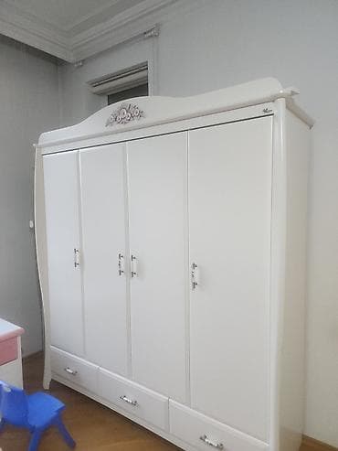 Təcili satılır qız otağı üçün mebel dəsti Tərkibi: - 4 qapılı böyük — 1