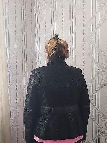 pencəy: Qara qadın ucun layka kurtka 600 alinib 77kq kimi adama geder hec — 2