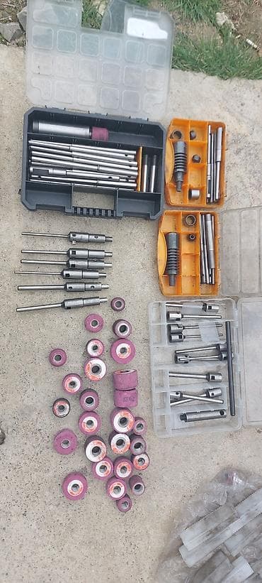 odun samovar satilir: Masin blok daslarini temzimliyen ve bloku yonan daslar bicaq ve miler — 2