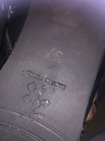 brend qadin ayaqqabilari: Poppy galeriden 120 manata alinib.Satilir 45 manata.2defe geynilibdi — 2