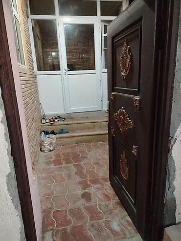 Satılır: Həyət evi (həyətyanı sahəsi iki sot - Girişdə dəmir bəzəkli