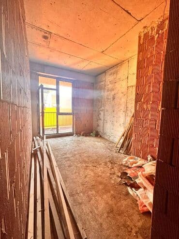 1 otaqlı kohnə tikili: 1 otaqlı, Yeni tikili, m. 28 may, 53 kv. m — 4