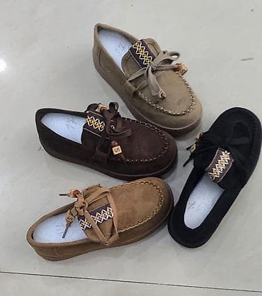 Mokasin üslublu uniseks ayaqqabılar - Material: yumşaq süet üstlük