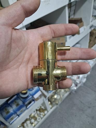 Qızılı rəngli pirinç 3 çıxışlı duş/kran paylayıcı klapan - Material