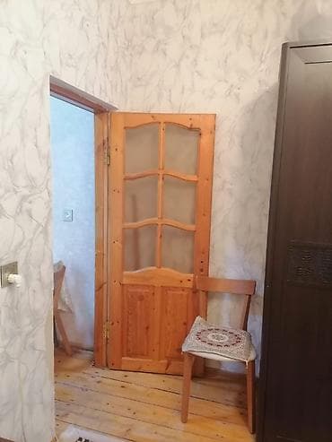 gencede 1 otaqli ev satilir: Şüvəlan, şimali QRES qəsəbəsi, mərkəzdə – 2 mərtəbəli binanın 1-ci — 9