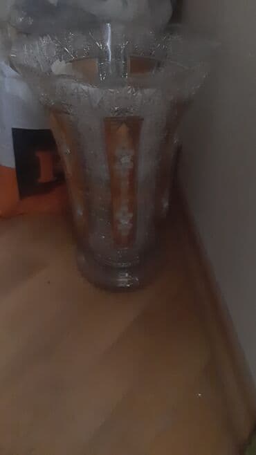 məxmər gülü: Bir vaza, Xrustal — 1