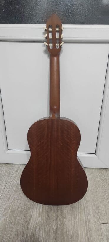 körpü: Valencia klassik gitara - Brend/model: Valencia (Established 1972) - — 3