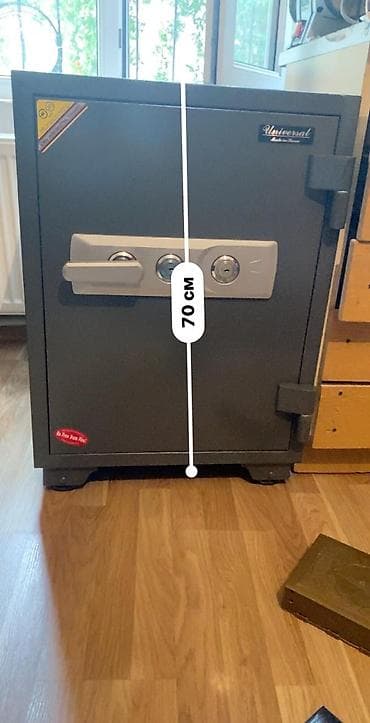 pul qab: Universal markalı seyf - Ölçülər: hündürlük 70 sm, eni 46 sm — 2