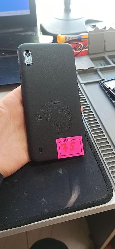 ram: Model: Düyməli arxa kameraya və LED fleşə uyğun, ön tərəfi tam ekran — 1