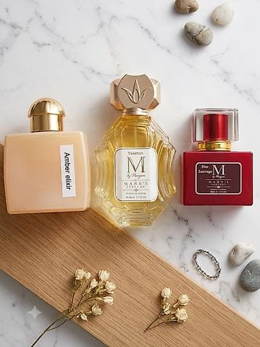 ​Dior Sauvage (Sağdakı qırmızı şüşə): Cəsarətli, vəhşi və xarizmatik