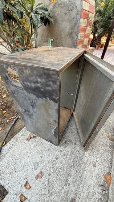 Pəncərələr: Metall şkaf/kabinet Məhsulun təsviri: - Material: qalın metal — 1