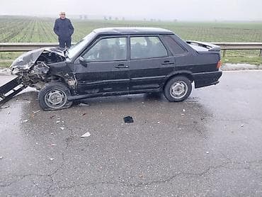 işlemiş tekerler: LADA sedan – ehtiyat hissələri üçün Model: LADA (sedan kuzovlu) Rəng — 2