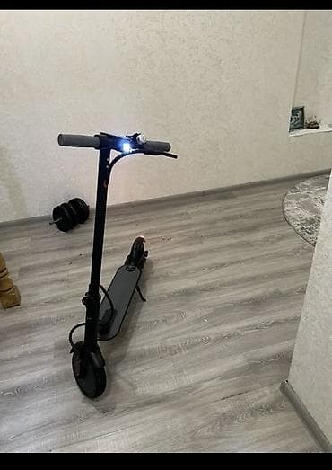 İşlənmiş Elektrik samokat 8", 351 - 500 Vt, 26 - 35 km/s, Ünvandan götürmə — 4