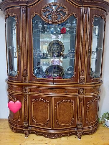 Klassik üslubda vitrin-bufet - Material: təbii ağac əsaslı karkas — 1