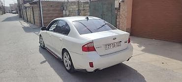 satdiq uaz: Subaru Legacy (sedan), ağ rəng, tam ölçülü sedan kuzovu — 5