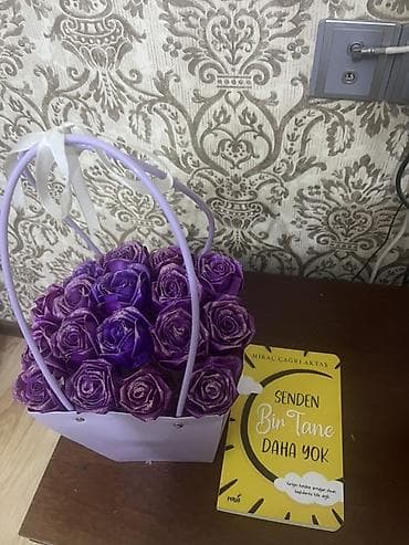 lentden gul buketi: Hədiyyə dəsti: dekorativ gül buketi və kitab - Bəzəkli bənövşəyi — 2