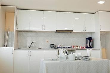 Kommersiya daşınmaz əmlakı: 120 kv. m, 3 otaqlı — 2