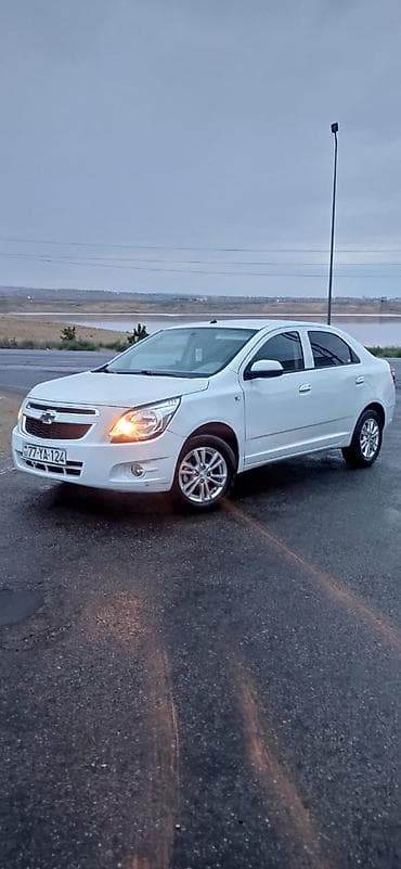 Chevrolet Cobalt taksi üçün icarəyə verilir günlük 32 manat qaz