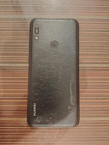 panel radiator: Huawei Y6, 32 GB, rəng - Qara, Qırıq — 3