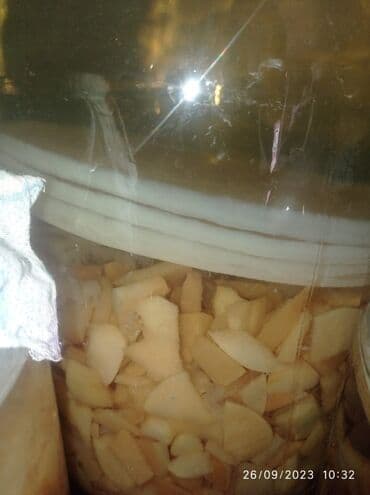 arpa unu satışı: Üzüm, alma, qızılgül vişnə sirkələri satılır 1litri-10₼ sirkələr — 17