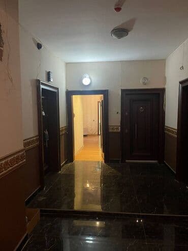 ehmedlide ev: Xətai rayonu,Əhmədli metrosu,Diaqnoz tibb mərkəzinin yanında,20 — 9