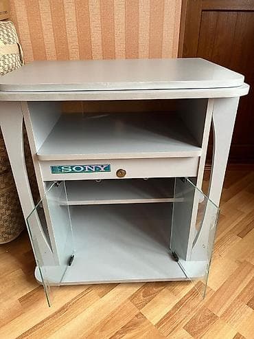 kabel aluminium: Düz TV altlığı, Polkalı, Şüşəli — 2