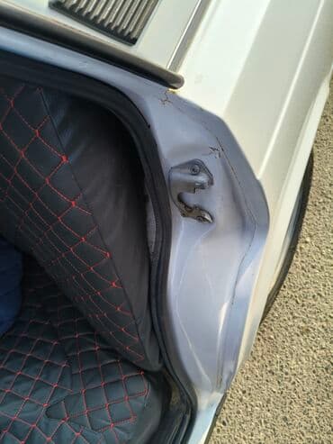 evakuator turbo.az: VAZ 2107, ağ rəng, AZ dövlət nömrə nişanı 99-LH-487. Xüsusiyyətlər: - — 10