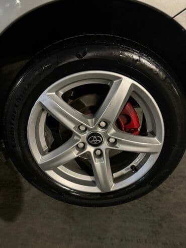 kia clarus 1997: Toyota Auris: 1.4 l | 2010 il Sedan — 3