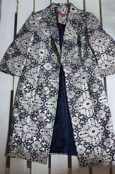 qadınlar üçün təbii dublyonkalar: Все товары можно сказать не одеванные белый плащ Max.co .Красное — 9