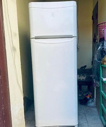 2 qapılı Indesit Soyuducu Satılır, rəng - Ağ